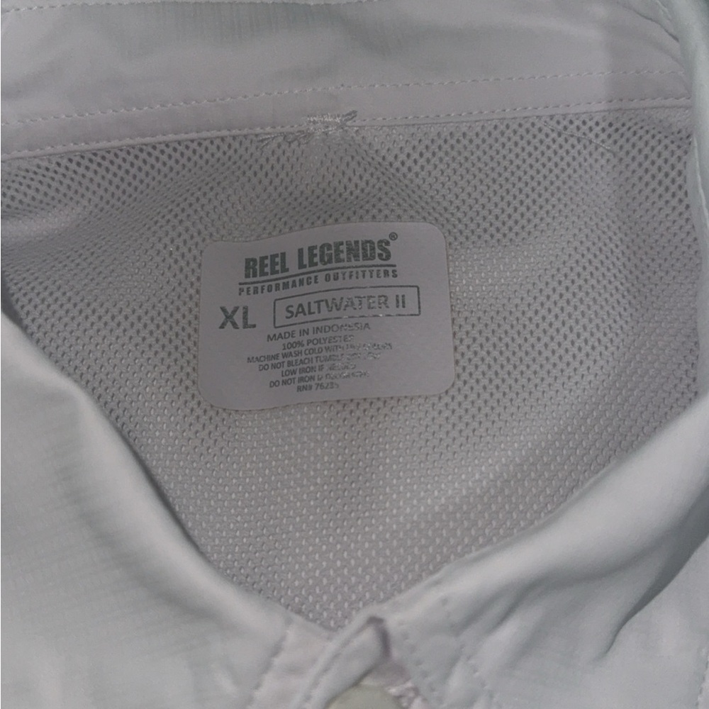 Reel Legends Men's Light Gray Button Down Shirt
